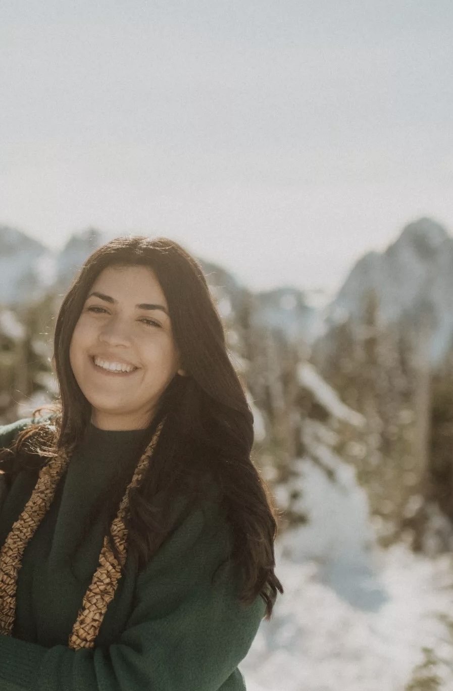 Photo of Mayra Arellano Serrano against outdoor background