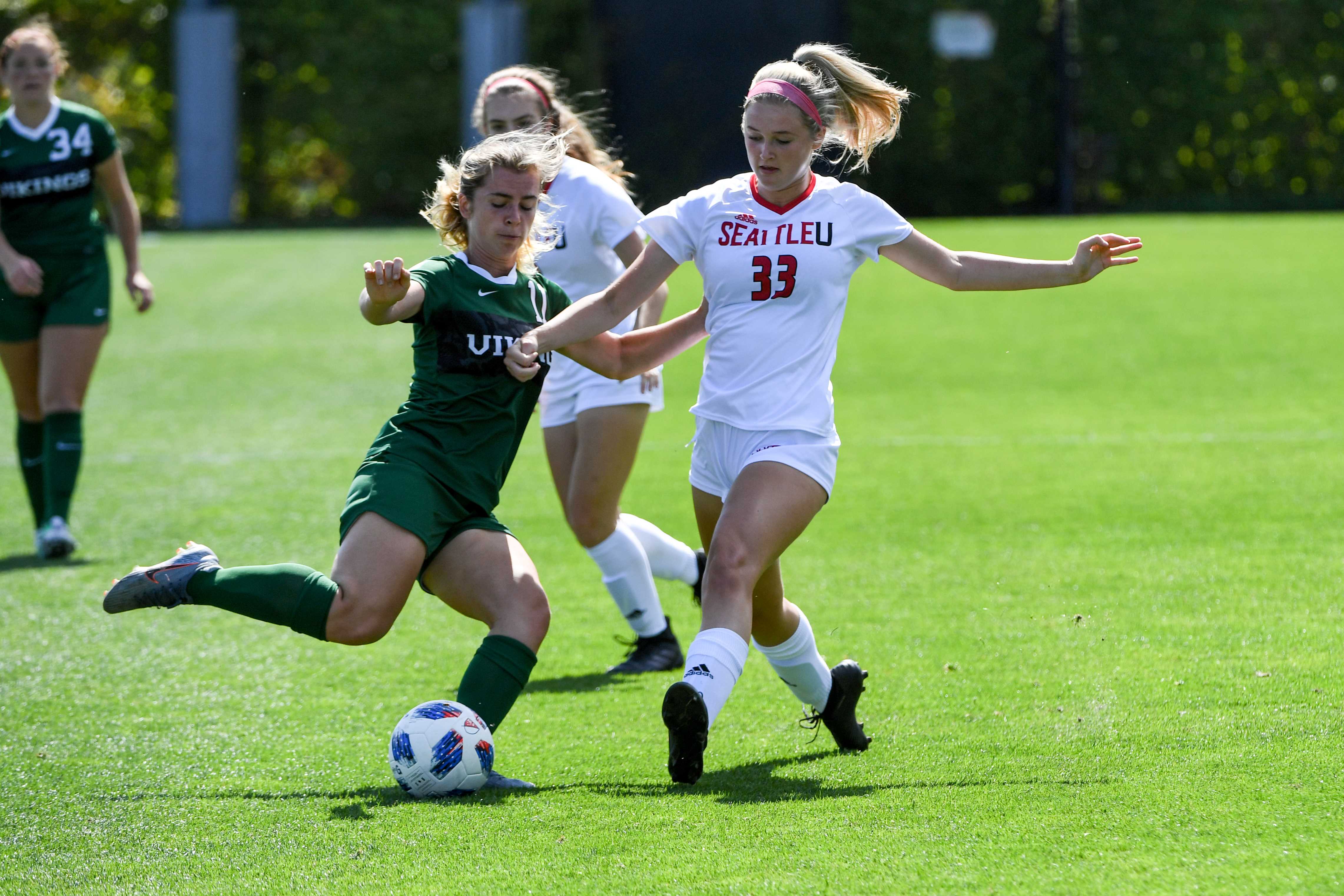 Seattle University Soccer Player vs Portland State Player