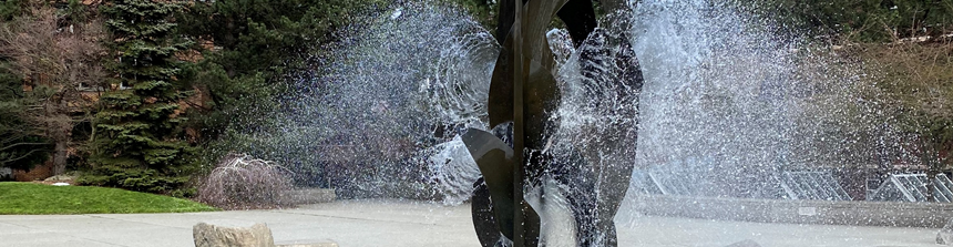 Image of the fountain in the Quad on campus