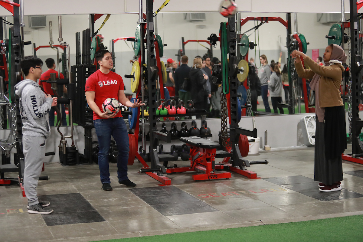 Seattle U and high school students participate in demonstrations at 2019 Kinesiology Biomechanics Fair