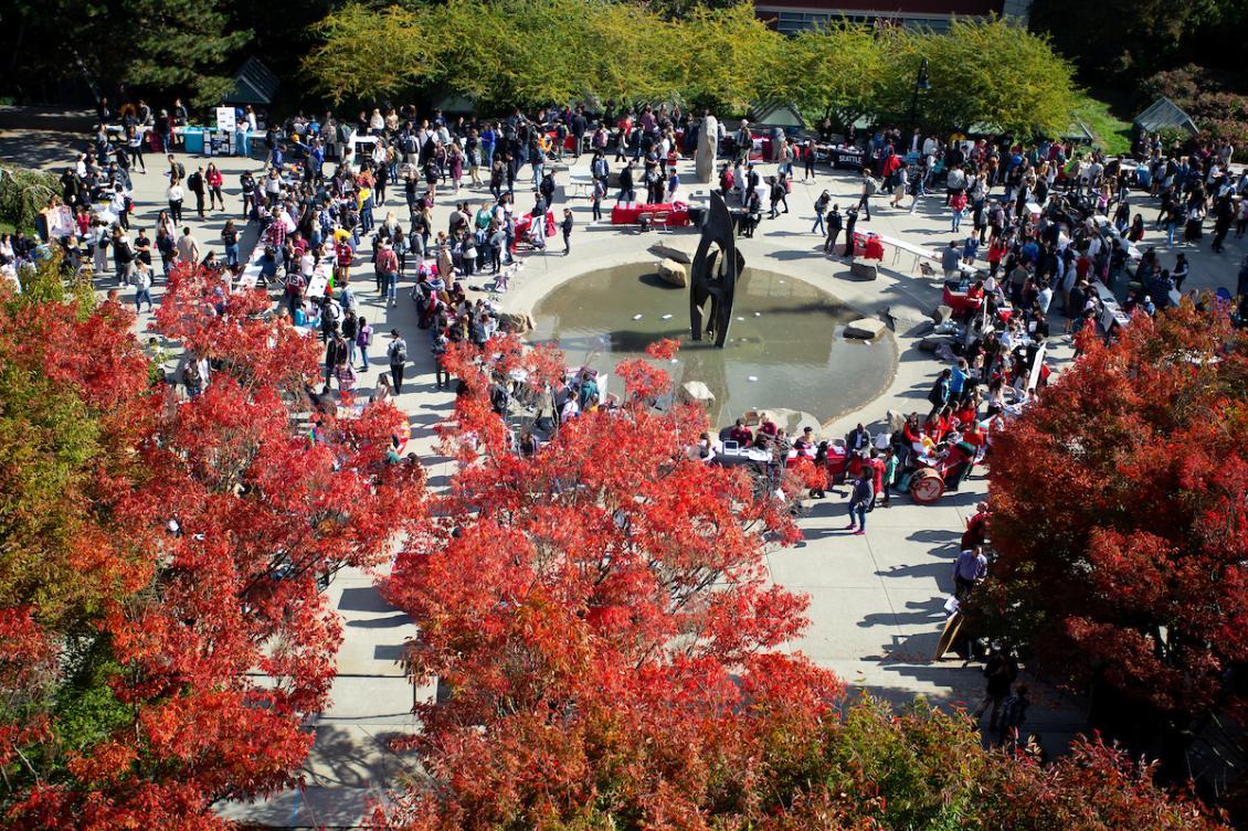 Student in the Quad for Involvement Fair