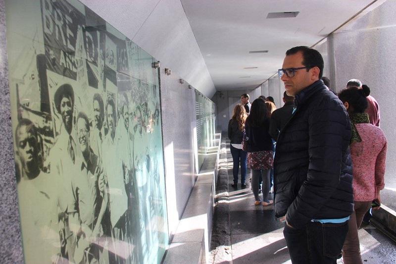 2017 SUSI participant at the Martin Luther King, Jr. memorial in San Francisco