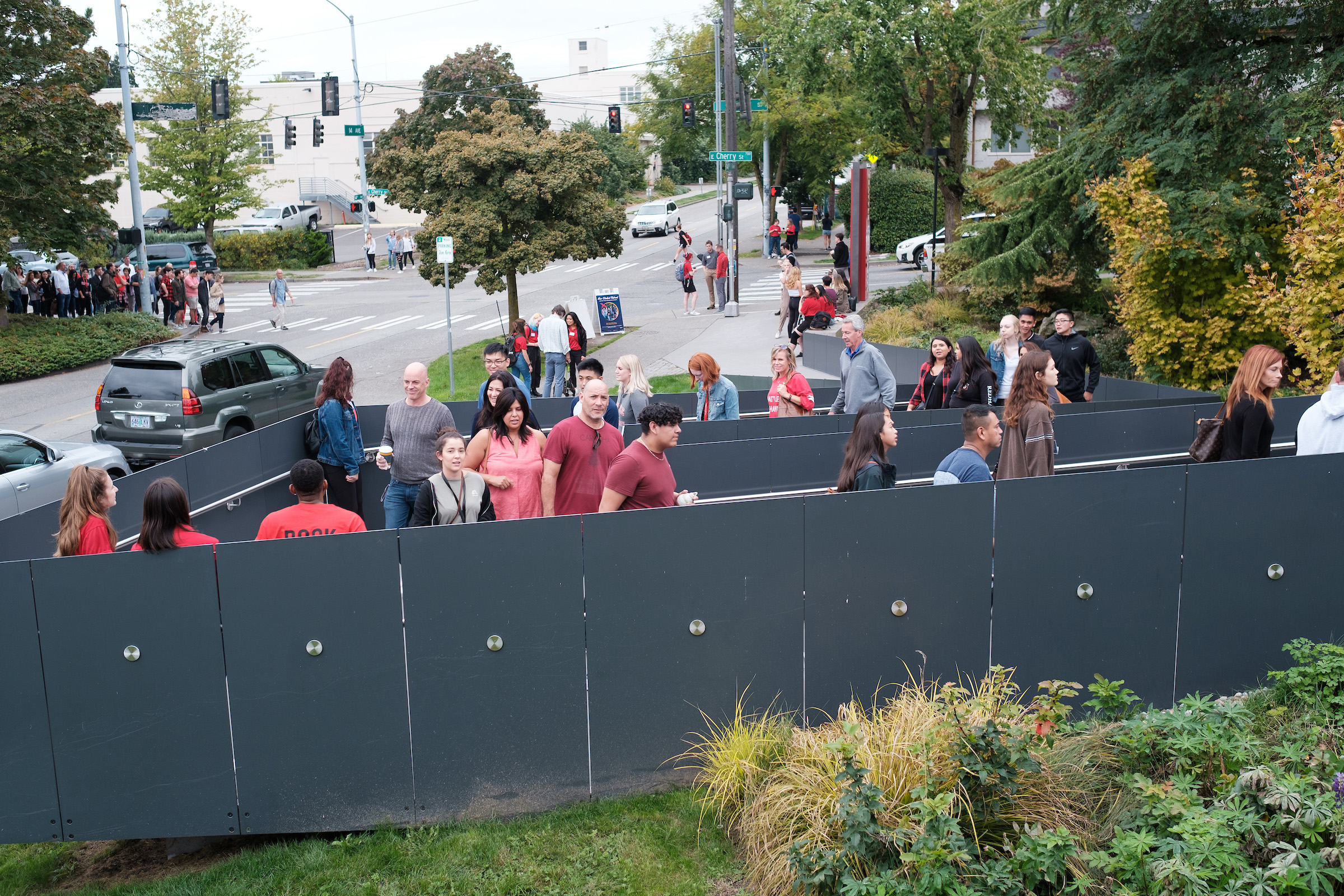 Students and family members enter Connolly Center for Family Farewell