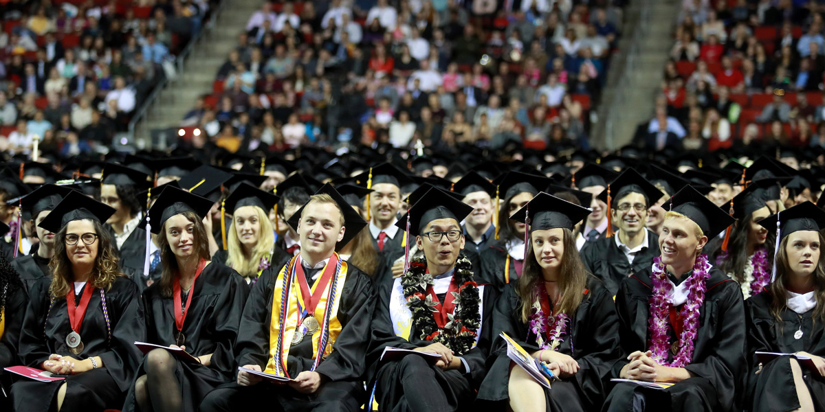 Undergraduate students at the SU commencement ceremony