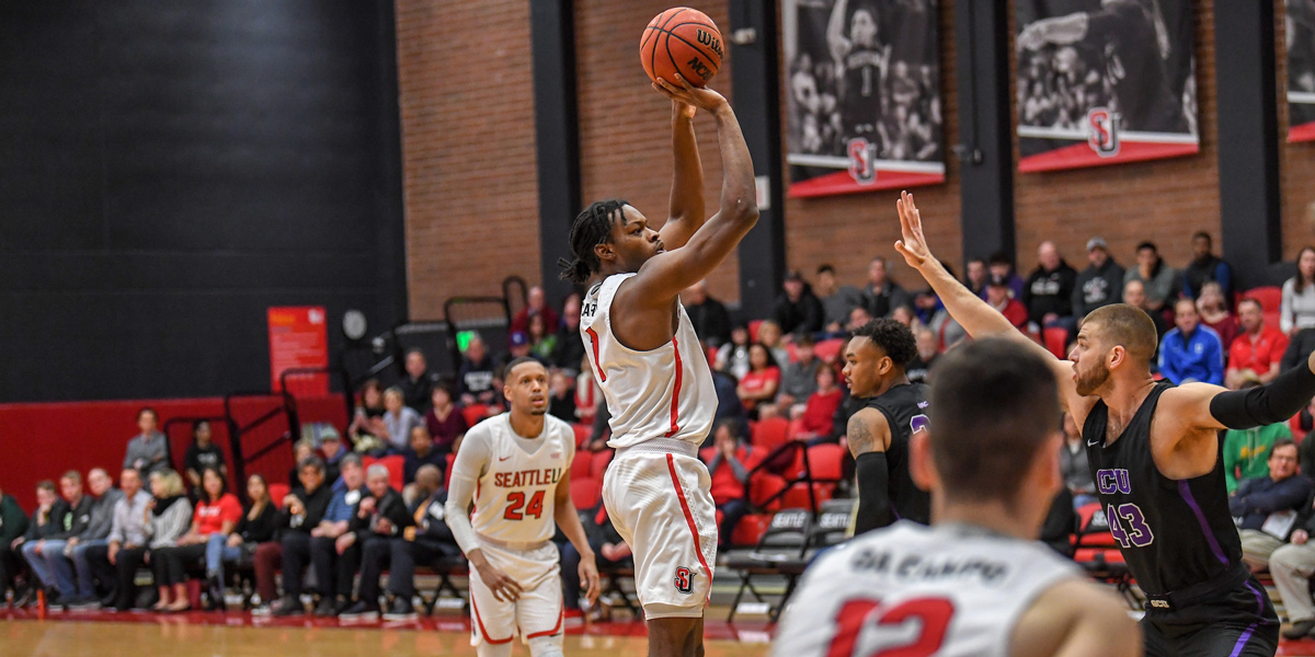 a player on SU men's basketball shooting a hoop