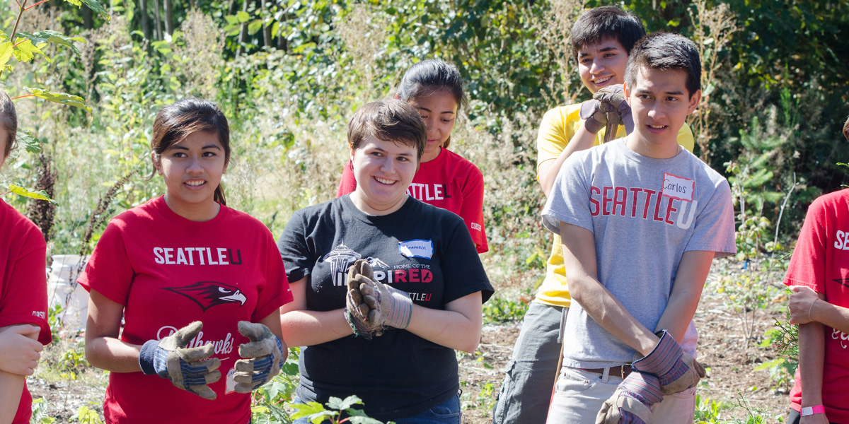 SU students volunteering