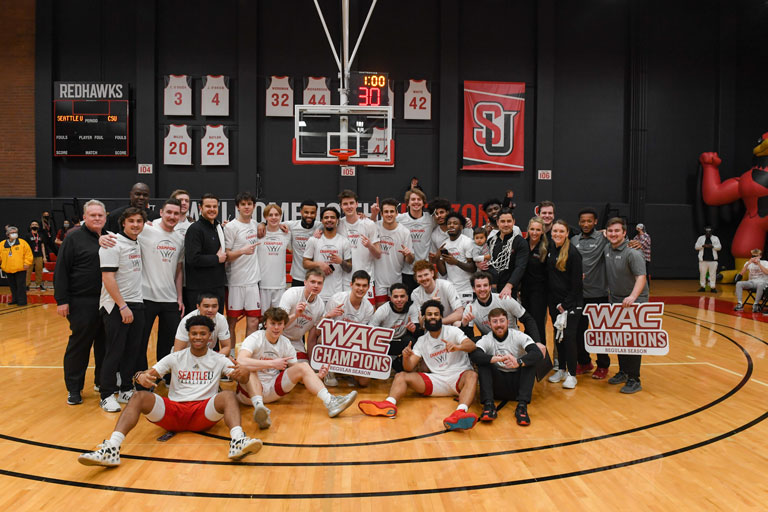   Group shot of the SU 2021-22 Men